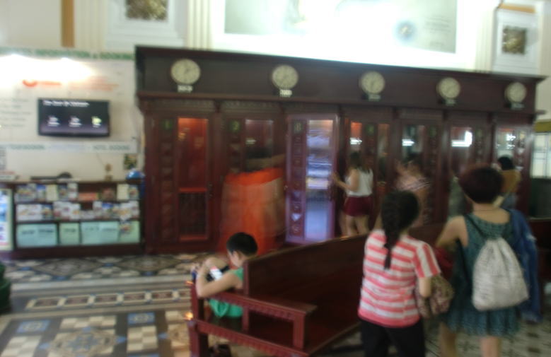 サイゴン中央郵便局の内装
